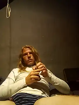 Snapshot of Salted_Playday chatting on 01.08.25 Salted Playday online show from 01.08.25