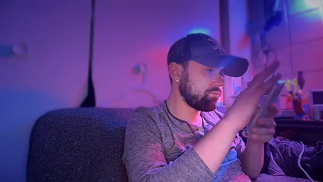 Snapshot of Fr4nk1eFFuxxx chatting on 03.21.25 Fr4nk1eFFuxxx online show from 03.21.25