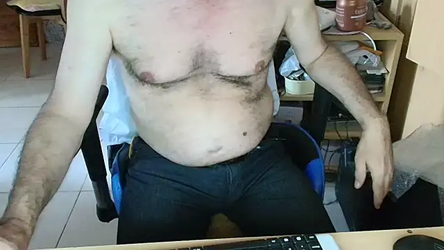 Snapshot of angelgarcia269 chatting on 02.19.26 angelgarcia269 online show from 02.19.26