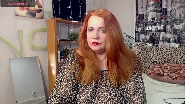 Snapshot of your_space chatting on 12.14.24 your space online show from 12.14.24