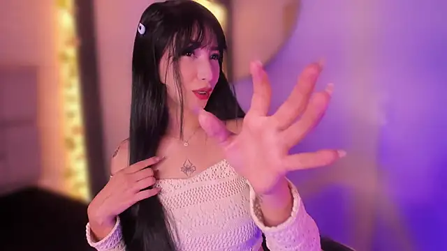 Snapshot of emma_woods_ chatting on 12.10.24 emma woods online show from 12.10.24