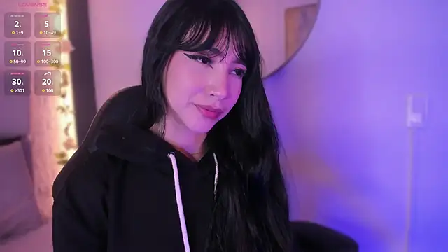 Snapshot of emma_woods_ chatting on 12.15.24 emma woods online show from 12.15.24