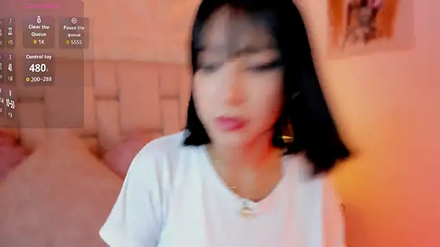 Snapshot of emma_woods_ chatting on 10.10.25 emma woods online show from 10.10.25