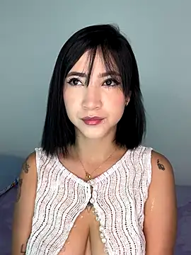 Snapshot of emma_woods_ chatting on 10.29.25 emma woods online show from 10.29.25