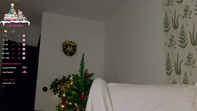 Snapshot of Marie_Diaze chatting on 12.30.24 Marie Diaze online show from 12.30.24