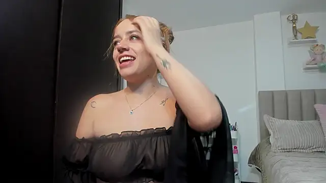Snapshot of Natalia_Suarez chatting on 06.21.26 Natalia Suarez online show from 06.21.26