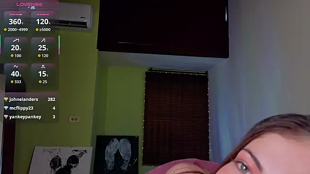 Snapshot of Emma__Blanco chatting on 04.30.26 Emma Blanco online show from 04.30.26