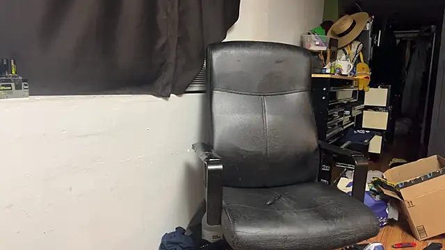 Snapshot of leanjamesdean chatting on 04.19.26 leanjamesdean online show from 04.19.26