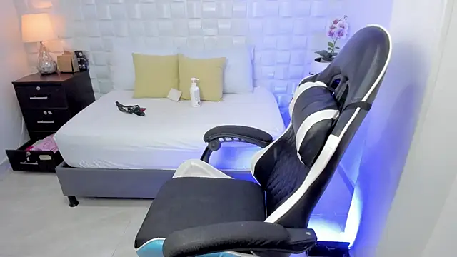 anny rouse24 online show from 04.15.26