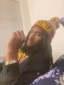 Snapshot of BD2LONG chatting on 01.04.25 BD2LONG online show from 01.04.25