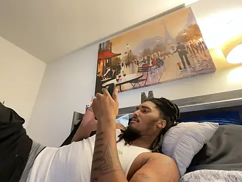 Snapshot of BD2LONG chatting on 09.14.25 BD2LONG online show from 09.14.25