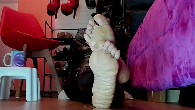 Snapshot of _BrendaMichel_ chatting on 03.19.25 BrendaMichel online show from 03.19.25