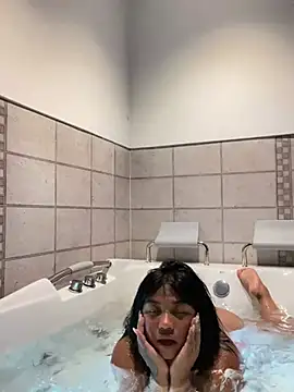 Snapshot of Emily_restrepo chatting on 01.03.25 Emily restrepo online show from 01.03.25