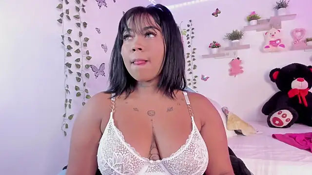 Snapshot of Emily_restrepo chatting on 01.11.25 Emily restrepo online show from 01.11.25