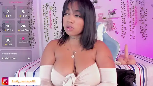 Snapshot of Emily_restrepo chatting on 01.25.25 Emily restrepo online show from 01.25.25