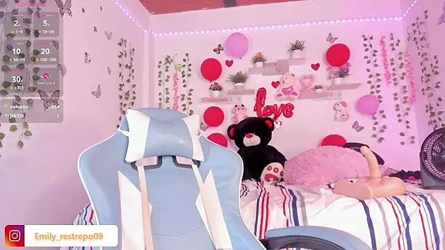 Snapshot of Emily_restrepo chatting on 02.24.25 Emily restrepo online show from 02.24.25