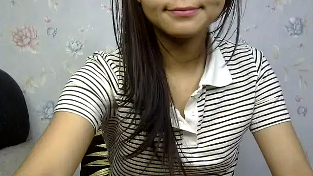 Snapshot of cute_sapna chatting on 12.17.24 cute sapna online show from 12.17.24