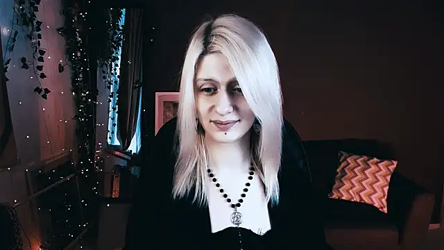 Snapshot of Noah_ElmerX chatting on 10.03.25 Noah ElmerX online show from 10.03.25