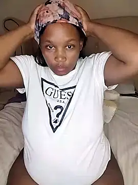 Snapshot of makaviwe chatting on 01.21.25 makaviwe online show from 01.21.25