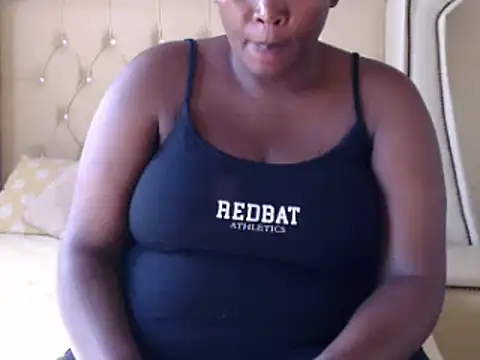 Snapshot of makaviwe chatting on 03.23.25 makaviwe online show from 03.23.25