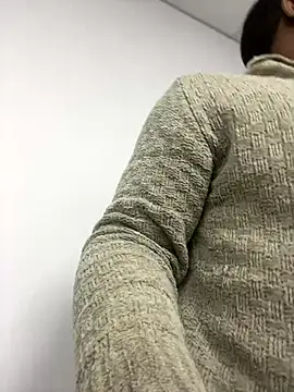 Snapshot of YesTheSexiest chatting on 10.14.25 YesTheSexiest online show from 10.14.25