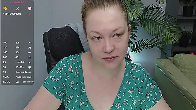 CutieGinger online show from 10.29.25