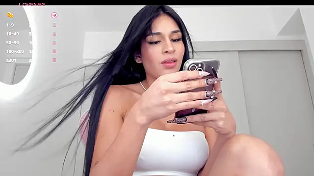 mia yourmommy online show from 12.06.24