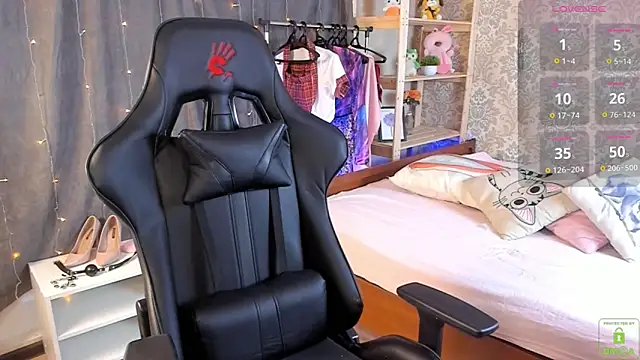 Michel Momsen online show from 03.18.25