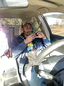 Snapshot of ITSONLYKENNY chatting on 01.28.25 ITSONLYKENNY online show from 01.28.25