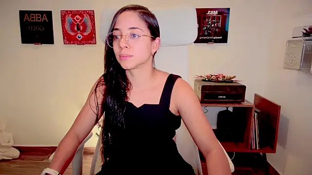 adriana  sosa  online show from 12.04.24