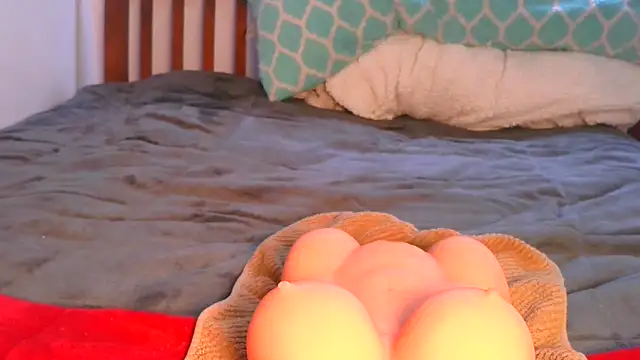 Carolinayoungin online show from 03.18.25