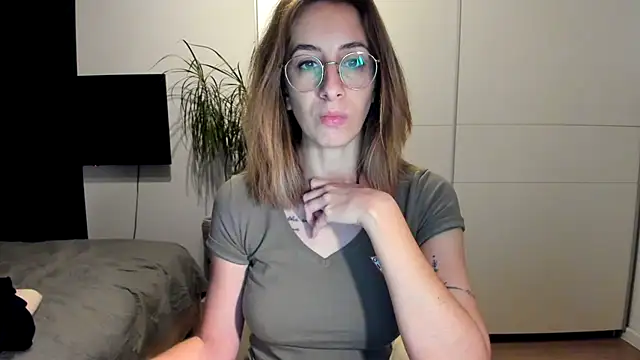 DesireMore90 online show from 12.18.24