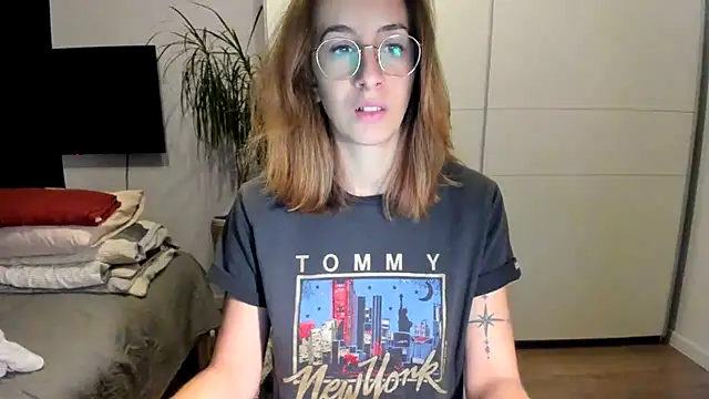 DesireMore90 online show from 01.05.25