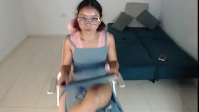 Snapshot of Putaku_San chatting on 12.19.24 Putaku San online show from 12.19.24