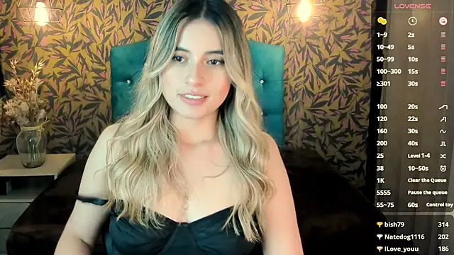 Snapshot of KiaraCarter chatting on 02.03.25 KiaraCarter online show from 02.03.25