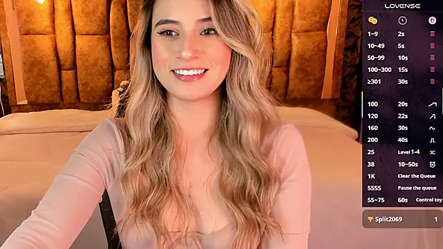 Snapshot of KiaraCarter chatting on 09.24.25 KiaraCarter online show from 09.24.25