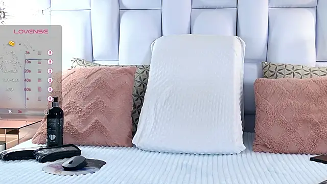 Iris Ross  online show from 12.17.25