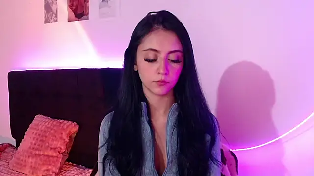 Snapshot of Coralinnee_ chatting on 03.07.25 Coralinnee  online show from 03.07.25