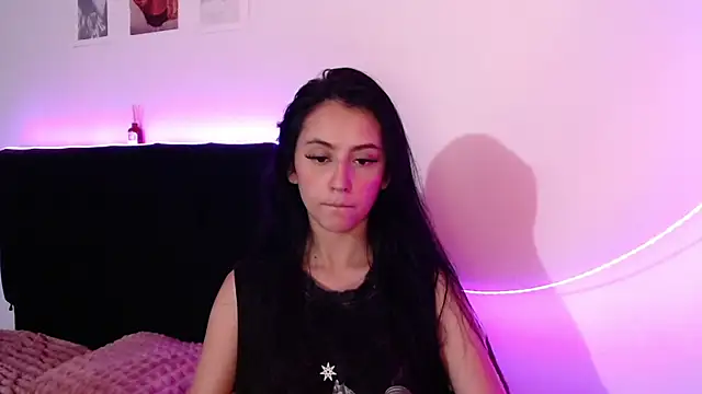 Snapshot of Coralinnee_ chatting on 03.19.25 Coralinnee  online show from 03.19.25