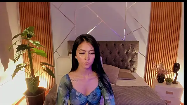 Snapshot of Coralinnee_ chatting on 09.10.25 Coralinnee  online show from 09.10.25