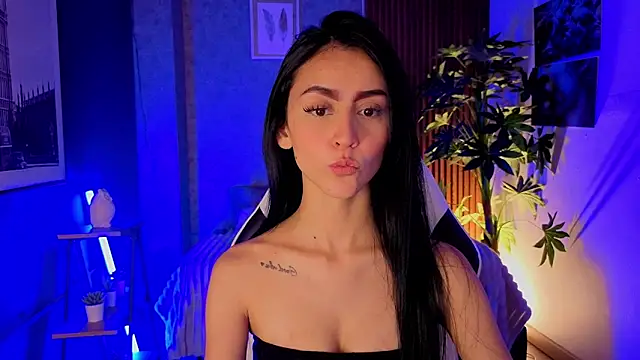 Snapshot of Coralinnee_ chatting on 06.16.26 Coralinnee online show from 06.16.26