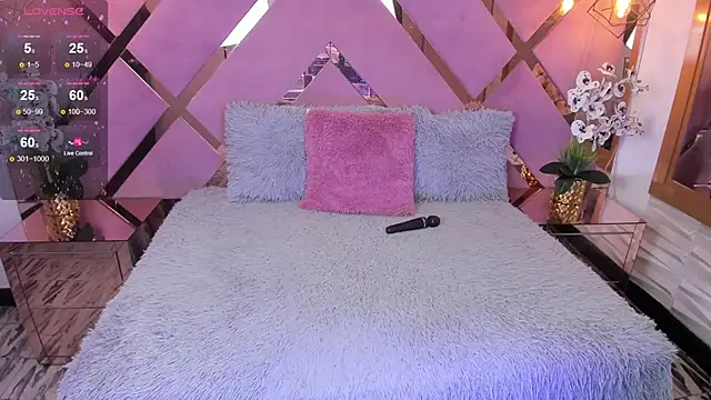 SHANONCLARK online show from 02.15.25