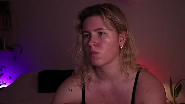 moonamii online show from 11.11.25