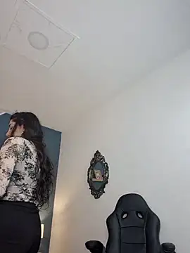 Snapshot of Ellie_Jhonson__ chatting on 09.30.25 Ellie Jhonson online show from 09.30.25