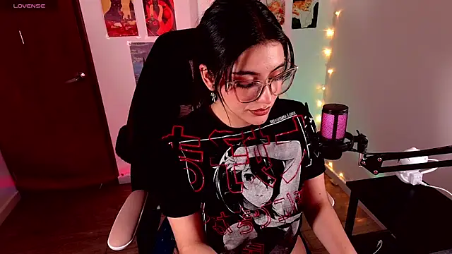 Snapshot of Ellie_Jhonson__ chatting on 04.10.26 Ellie Jhonson online show from 04.10.26