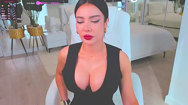 Snapshot of wowEva chatting on 10.16.25 wowEva online show from 10.16.25