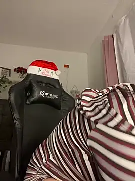 Snapshot of Lia_flowers chatting on 12.29.24 Lia flowers online show from 12.29.24