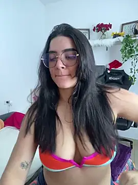 Snapshot of Lia_flowers chatting on 12.29.24 Lia flowers online show from 12.29.24