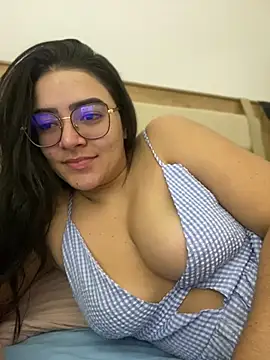 Snapshot of Lia_flowers chatting on 01.01.25 Lia flowers online show from 01.01.25