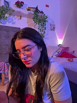Snapshot of Lia_flowers chatting on 01.28.25 Lia flowers online show from 01.28.25